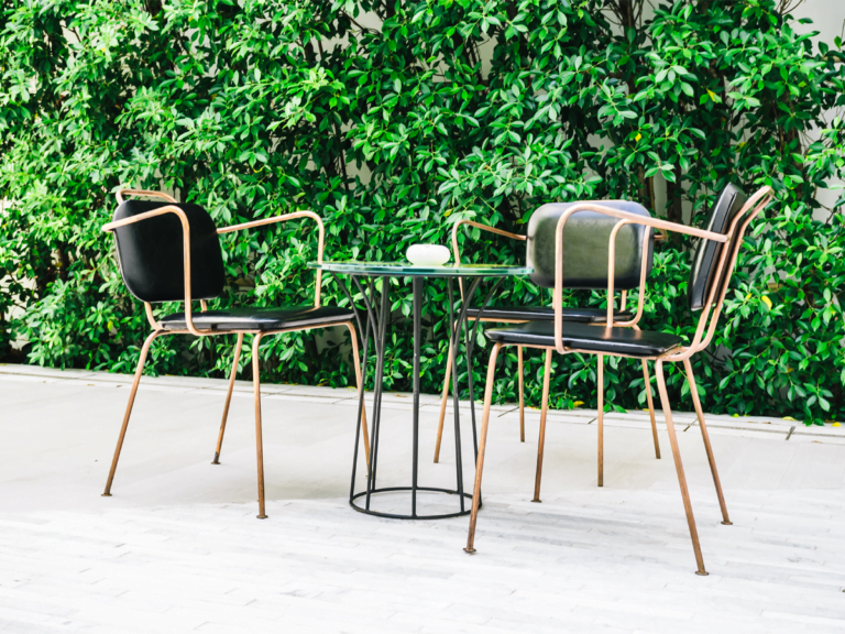 Zomerse zitmeubels - Bistro set in de tuin