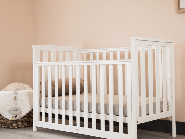 Ledikant in babykamer