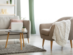 winterproof huis met deze warme stoelen en een dikke deken
